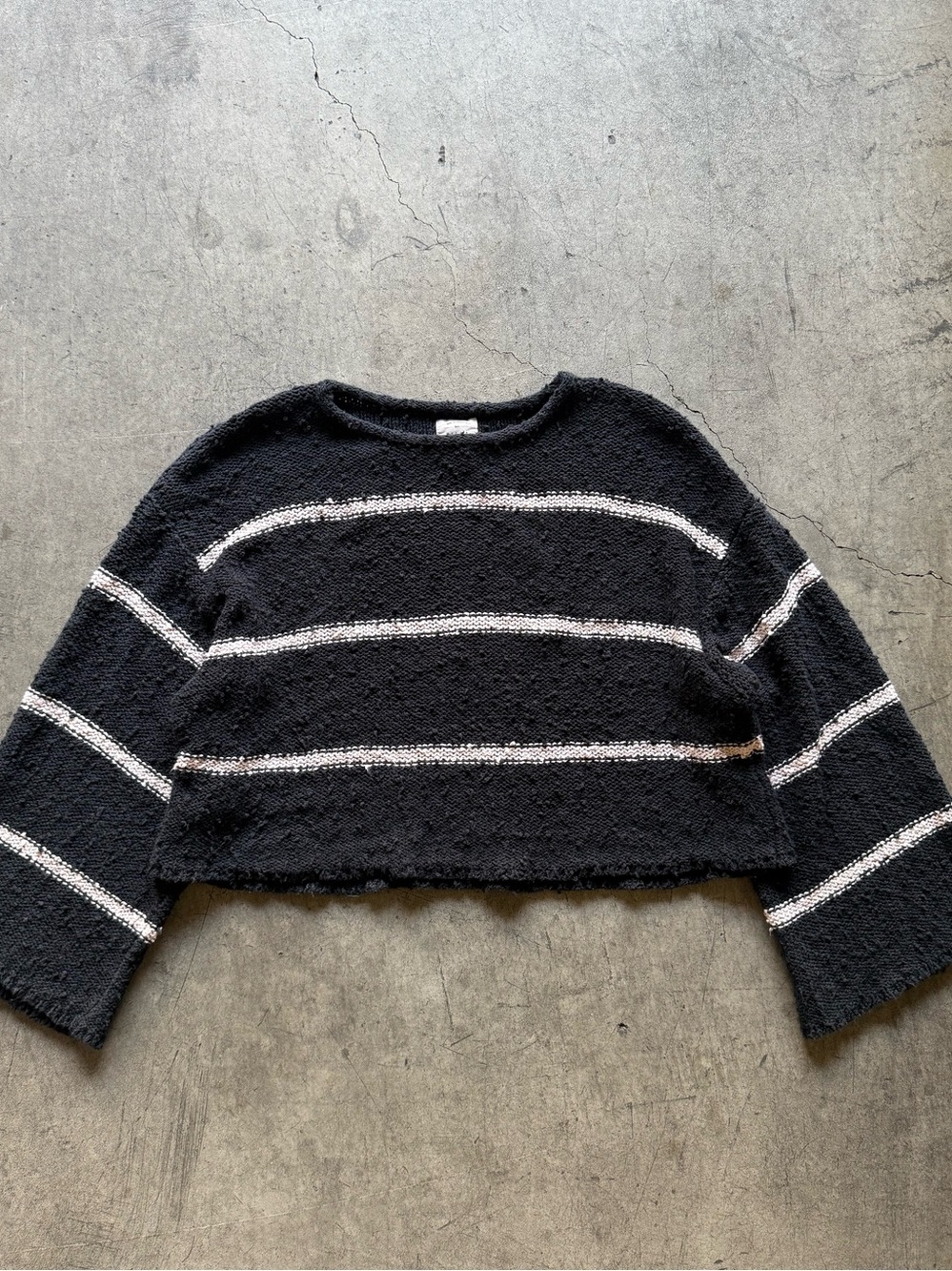 Billabong (S) Striped Sweater Knit Cropped Black and White #beach #coastal